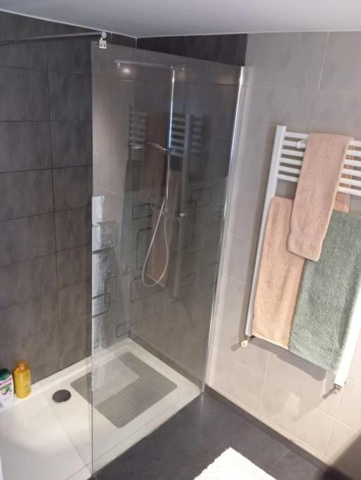 Appartement Cosy Avec Jardin Vaux-Sur-Seine Екстериор снимка